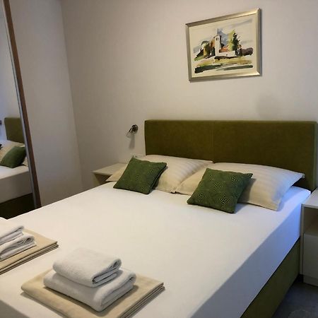 Leneda Apartments With Pool Πούλα Εξωτερικό φωτογραφία