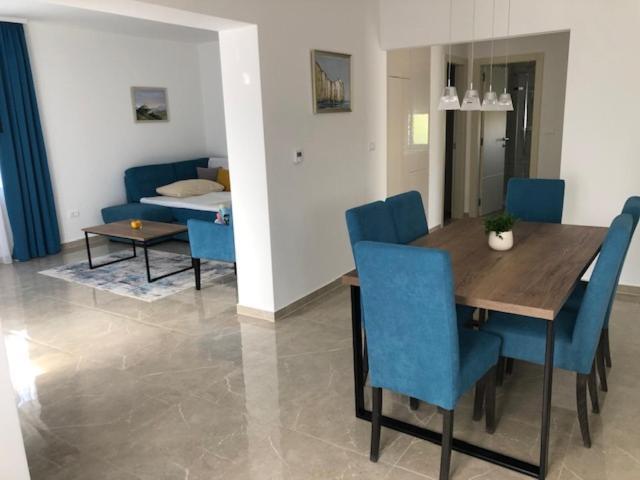 Leneda Apartments With Pool Πούλα Εξωτερικό φωτογραφία