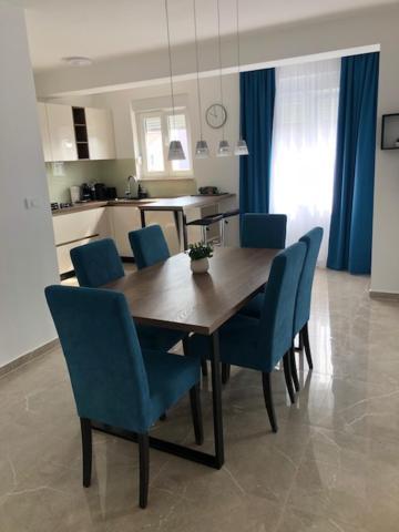 Leneda Apartments With Pool Πούλα Εξωτερικό φωτογραφία